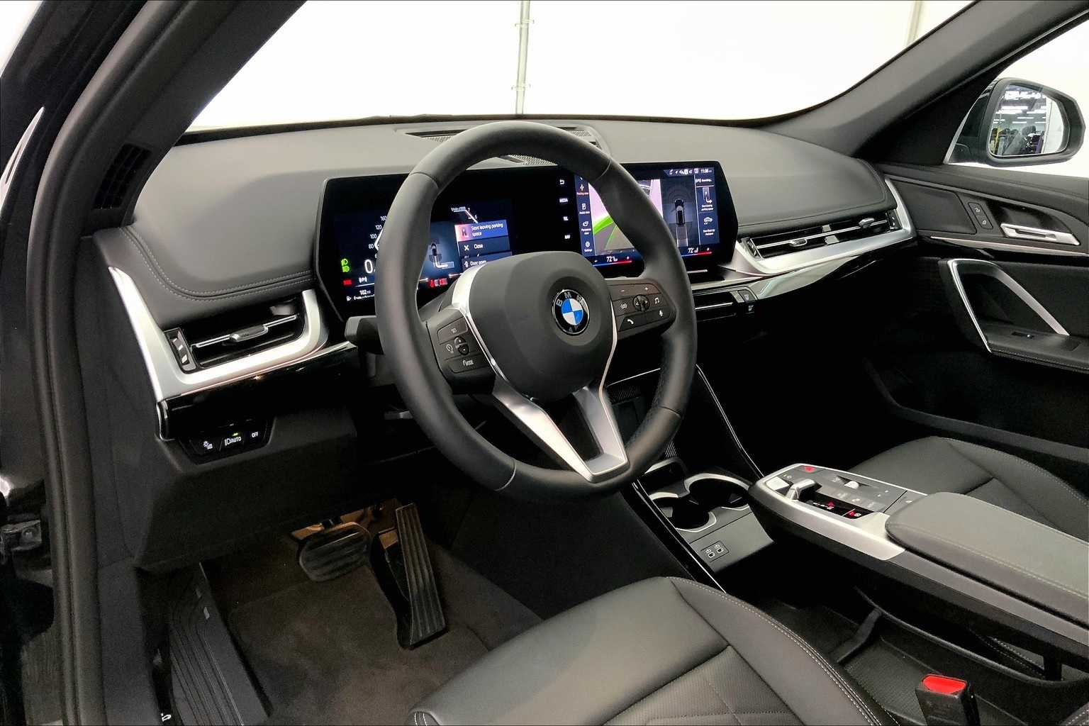 Thumbnail: 2025 BMW X1 - 2