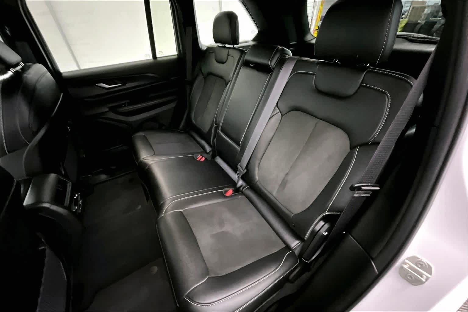 Thumbnail: 2023 Jeep Grand Cherokee - 29