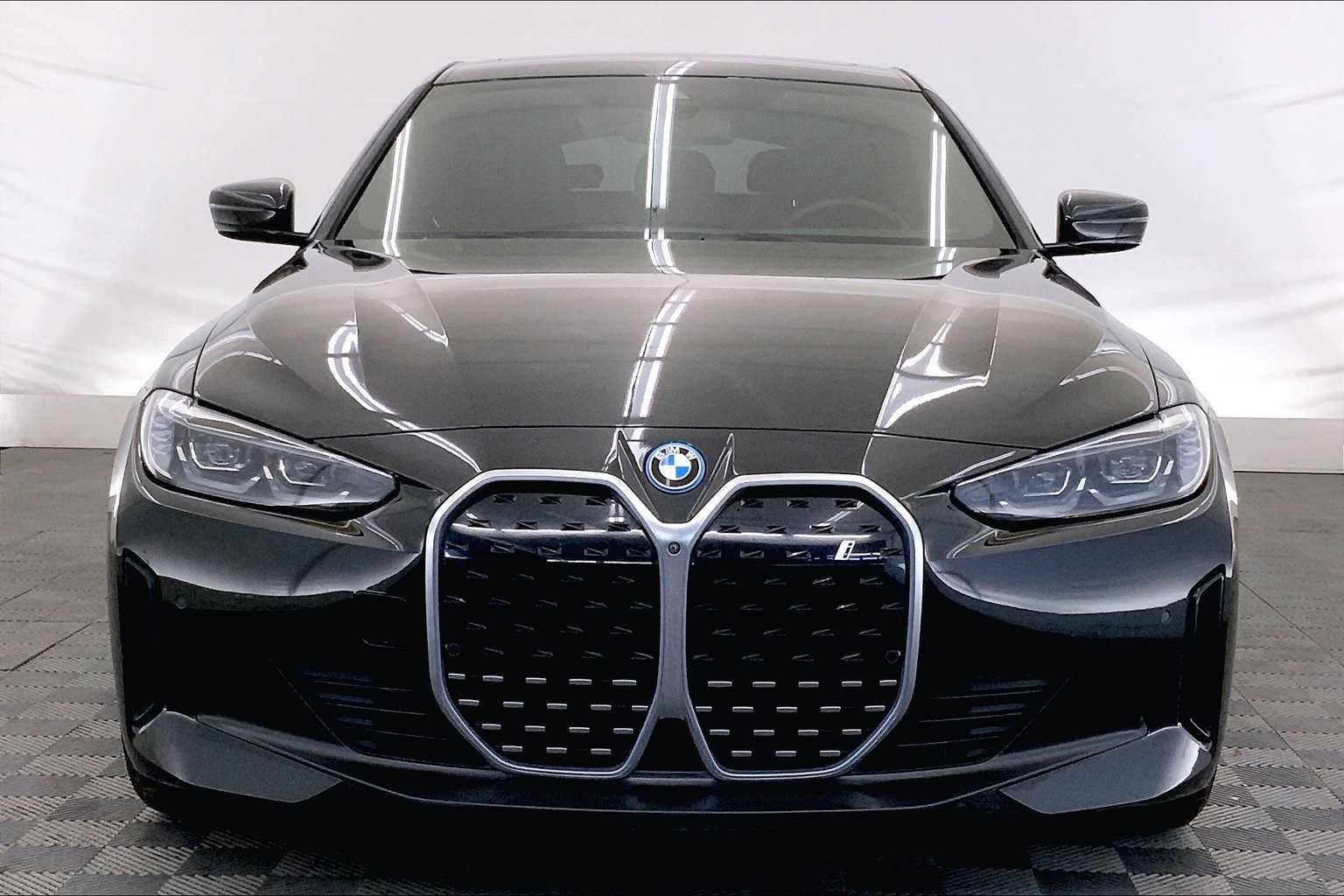 Thumbnail: 2023 BMW i4 - 6