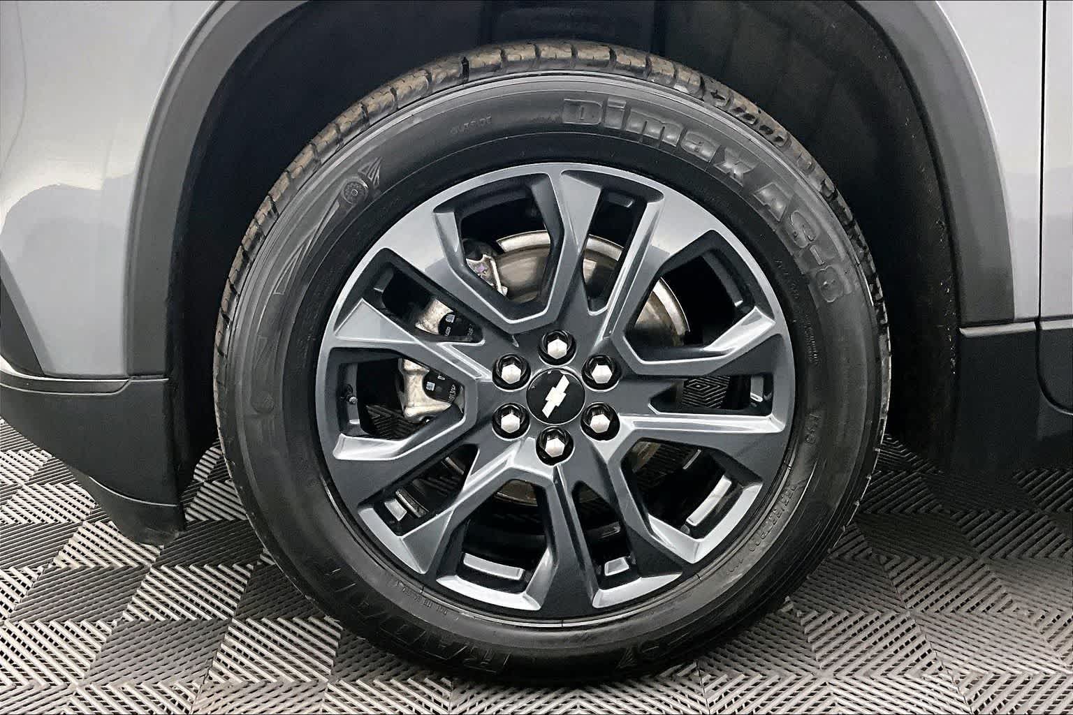 Thumbnail: 2021 Chevrolet Traverse - 8