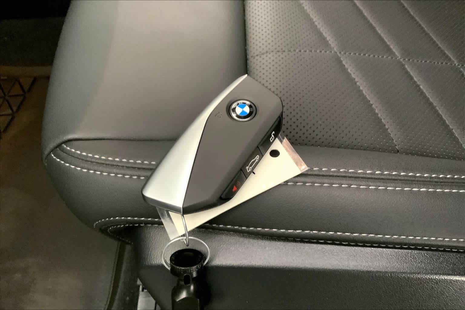 2025 BMW X1 xDrive28i 19