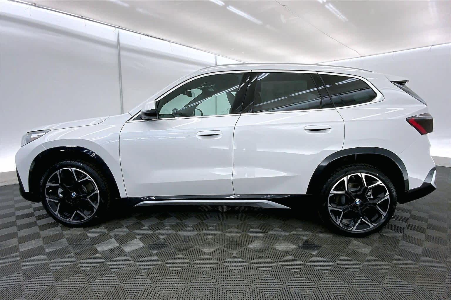 Thumbnail: 2026 BMW X1 - 3