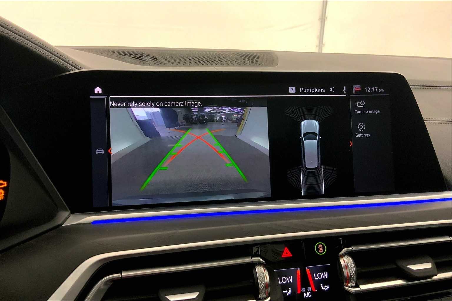 Thumbnail: 2022 BMW X7 - 26