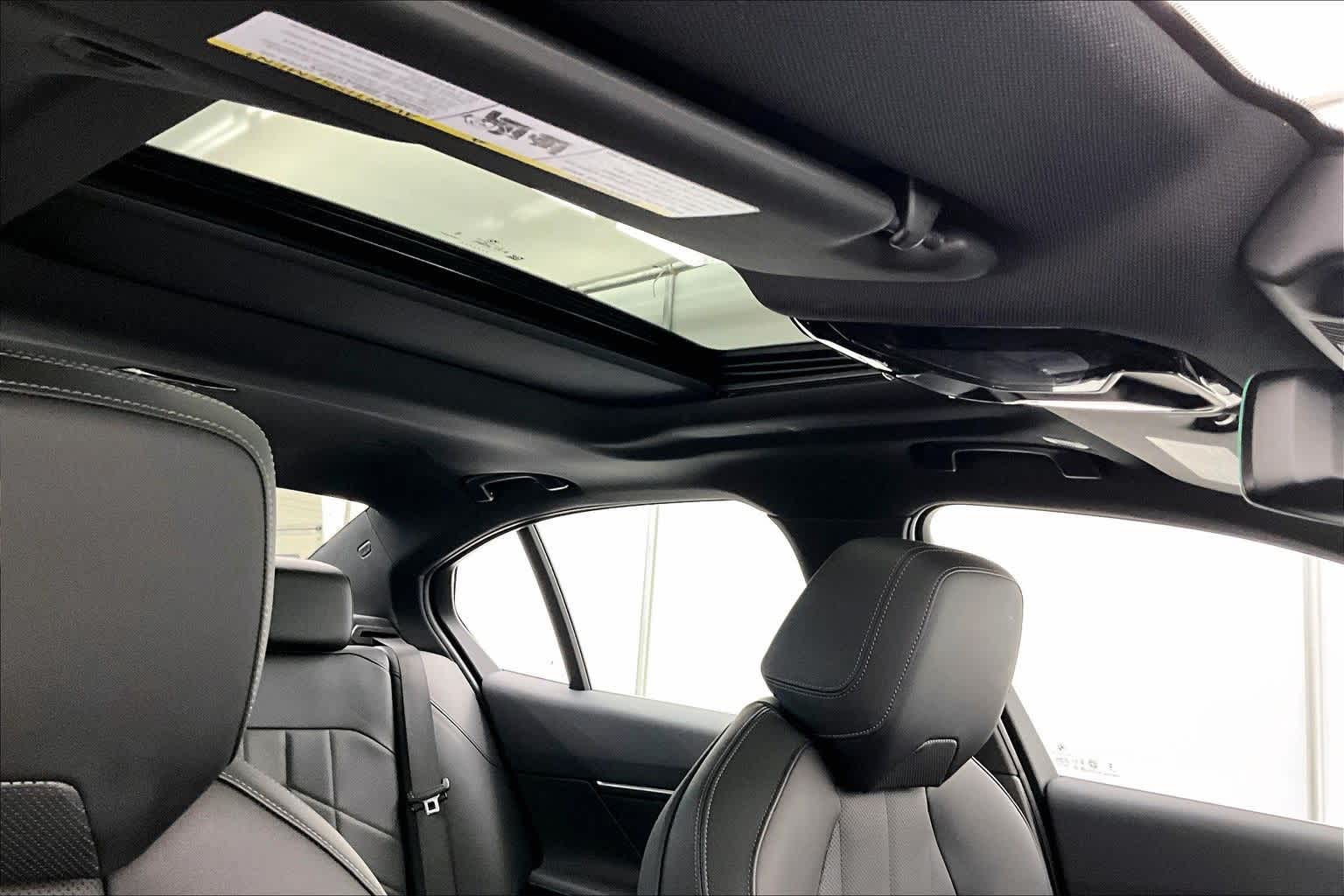 Thumbnail: 2026 BMW 5 Series - 30