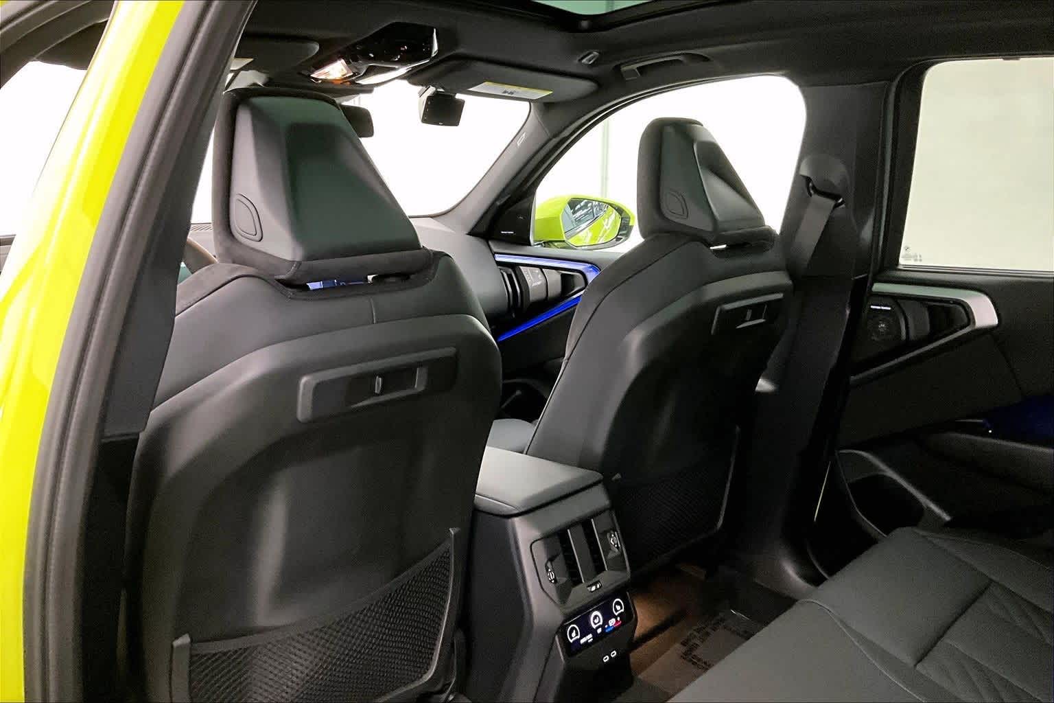 Thumbnail: 2025 BMW X3 - 12