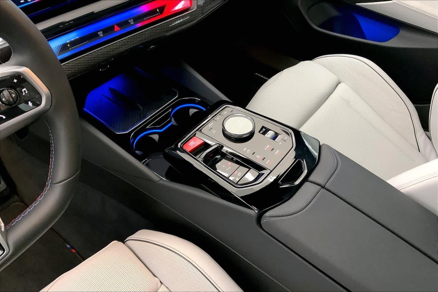 Thumbnail: 2026 BMW M5 - 16