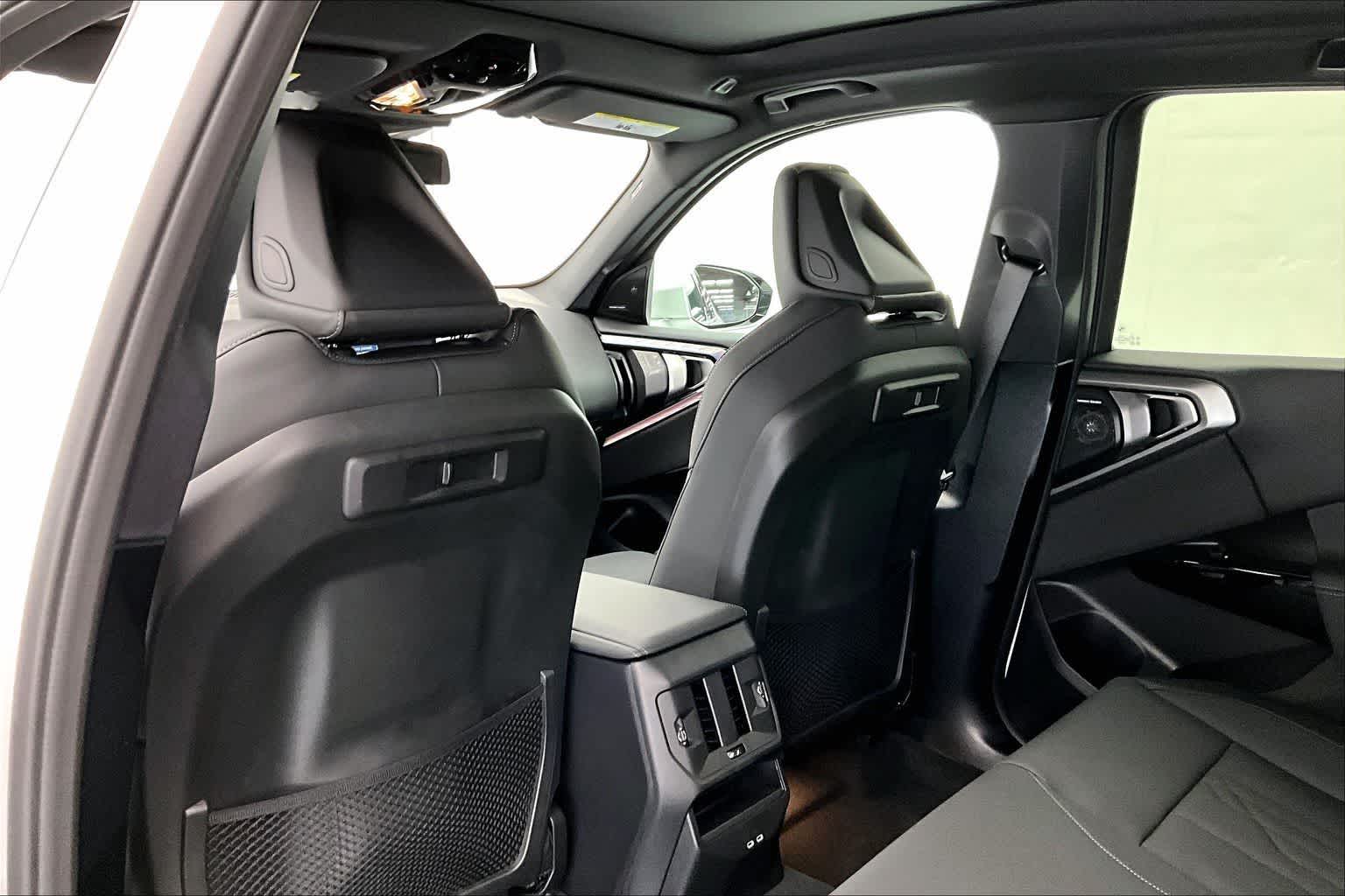 Thumbnail: 2026 BMW X3 - 12