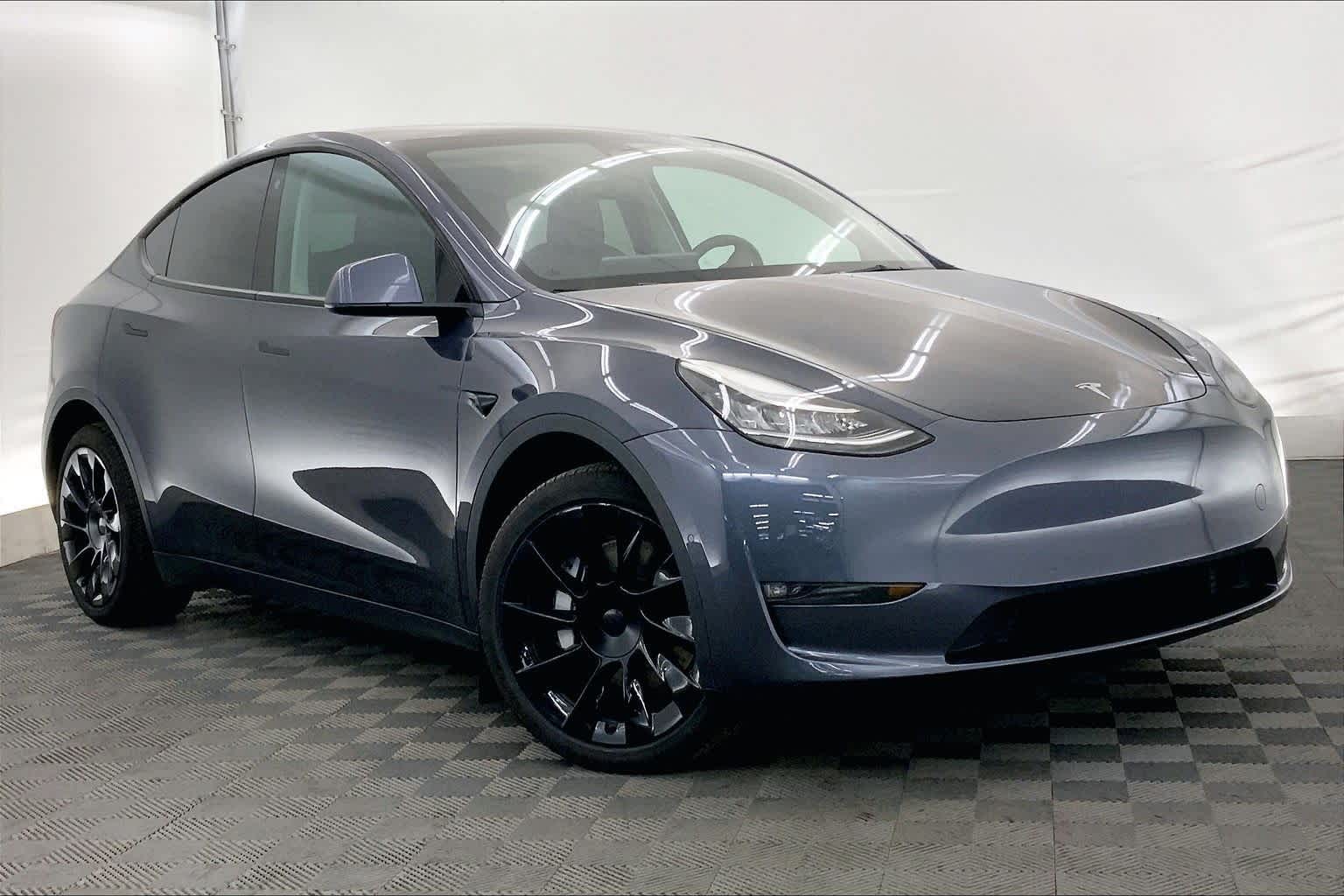 Thumbnail: 2022 Tesla Model Y - 21