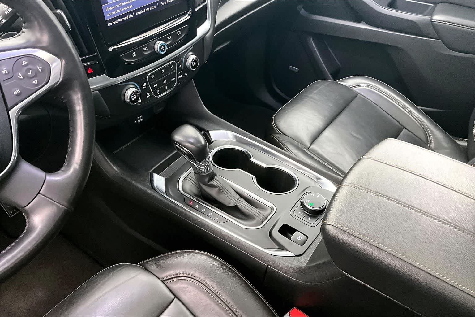 Thumbnail: 2021 Chevrolet Traverse - 16