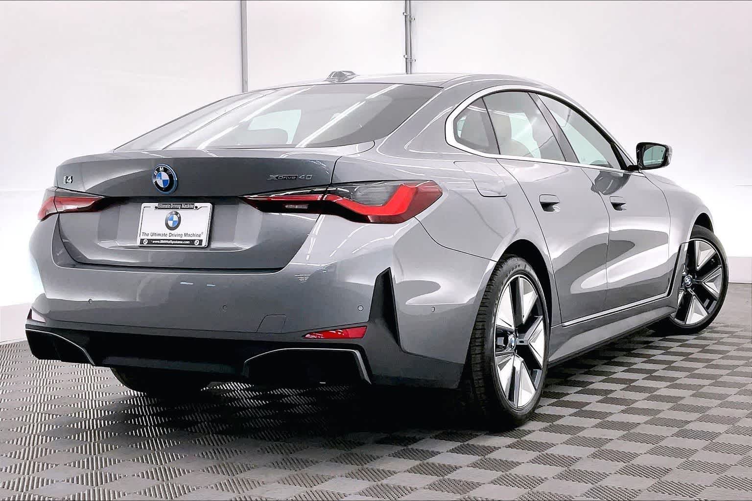 Thumbnail: 2025 BMW i4 - 22