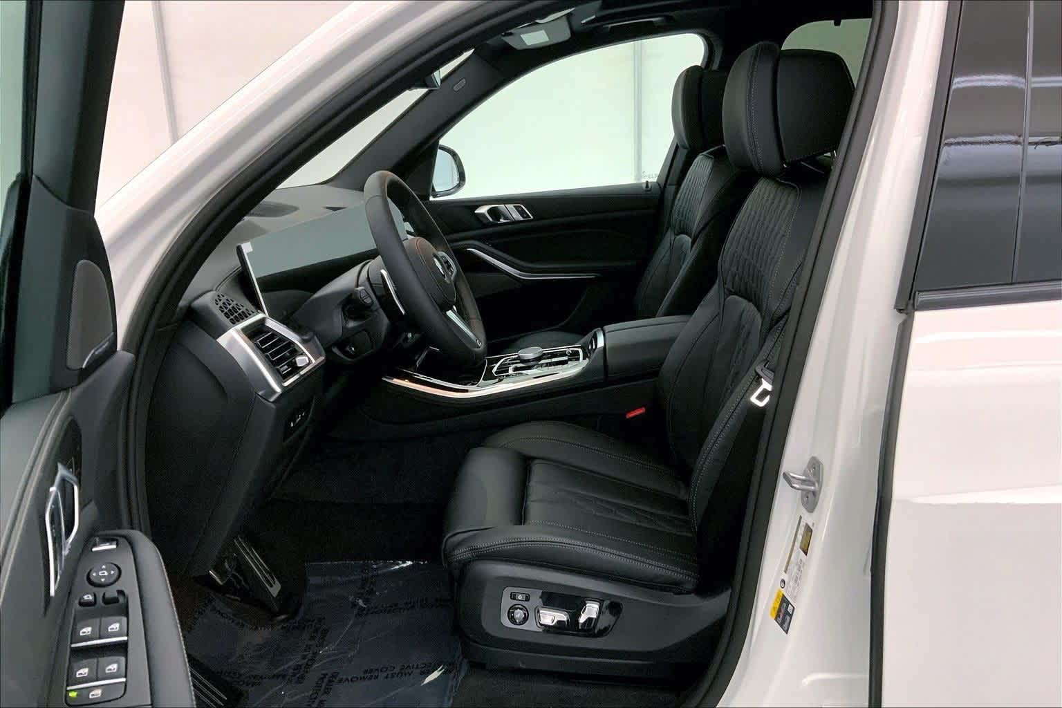 Thumbnail: 2026 BMW X5 - 11