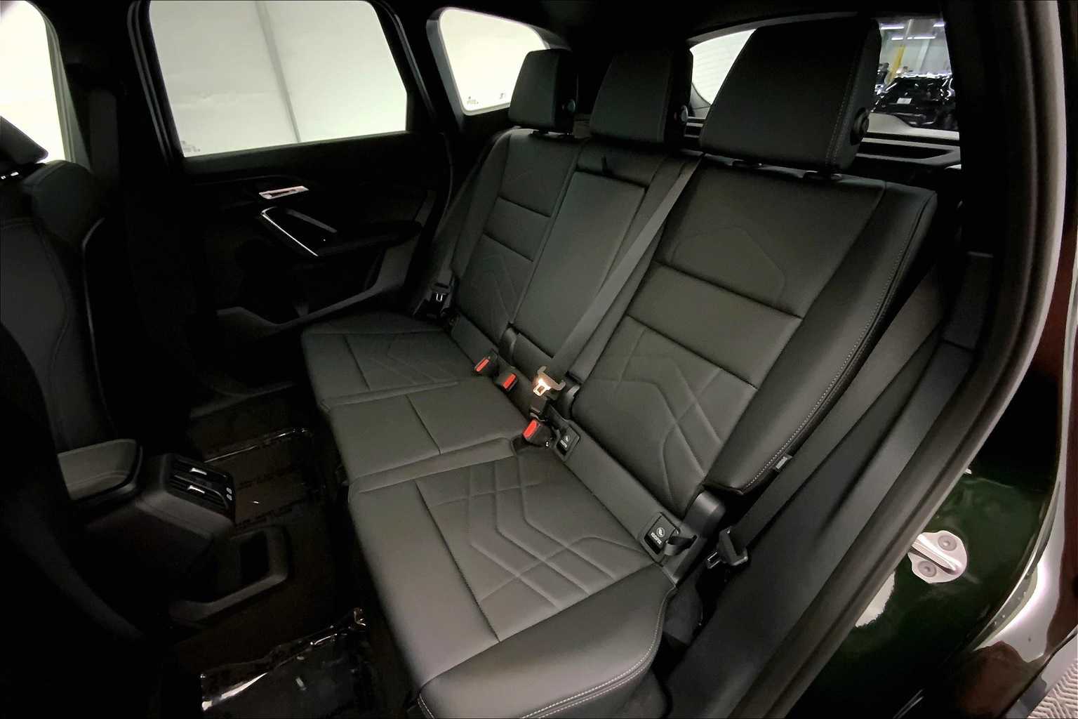 Thumbnail: 2025 BMW X1 - 13