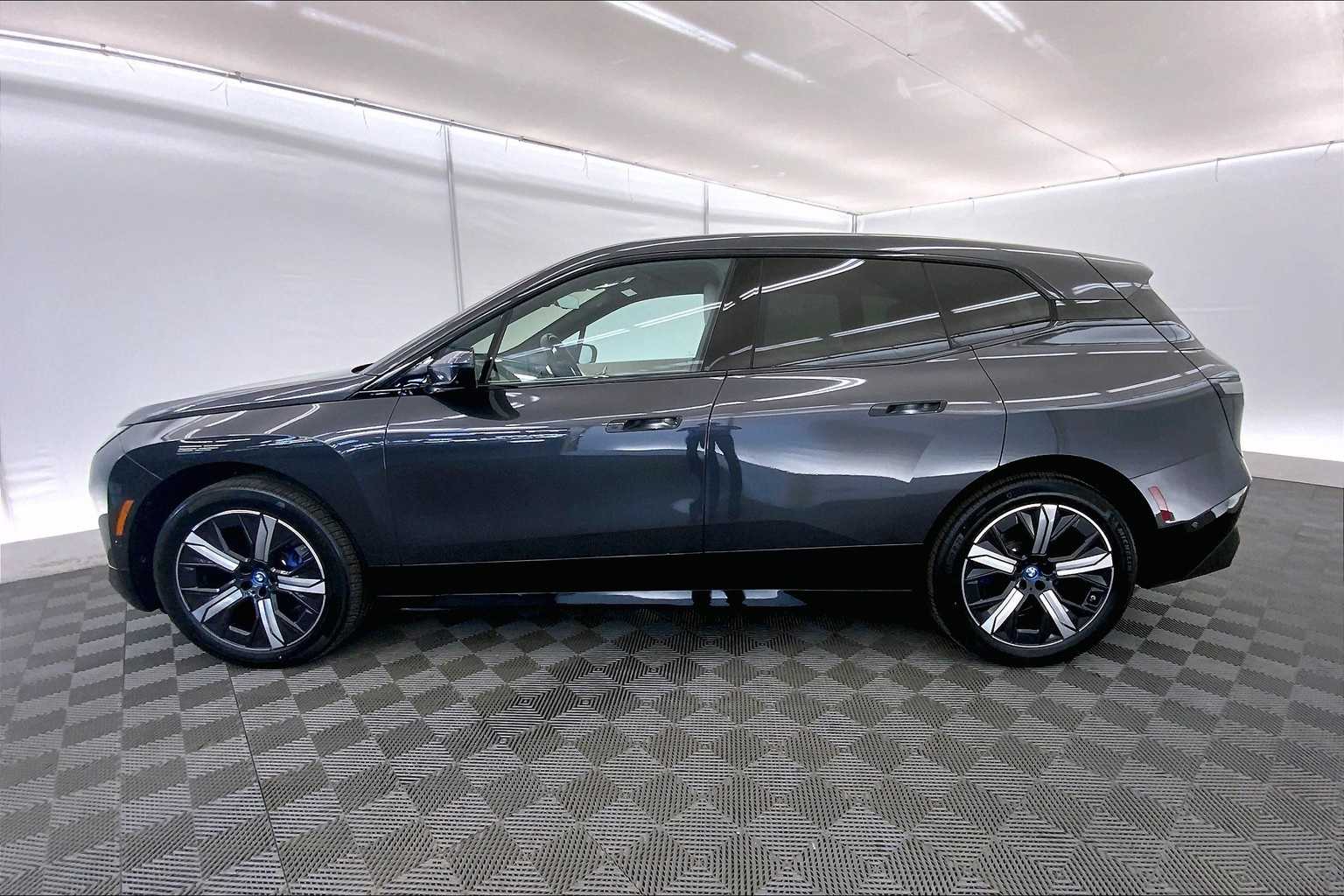 Thumbnail: 2024 BMW iX - 3