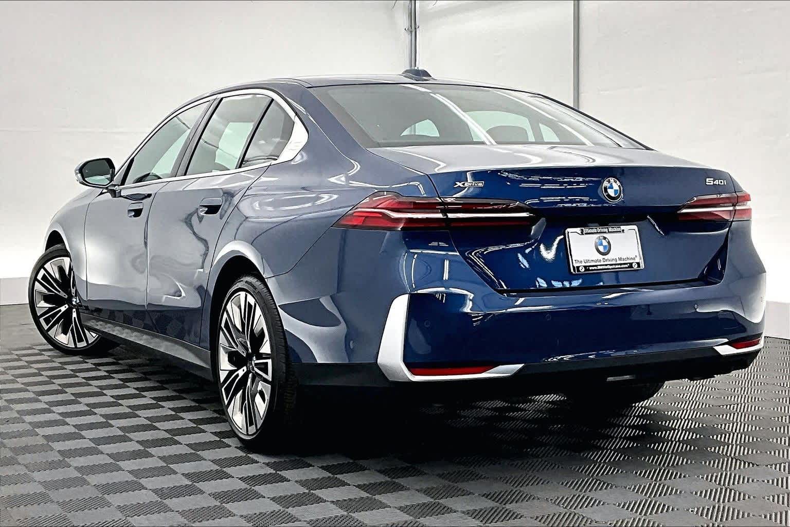 Thumbnail: 2026 BMW 5 Series - 4