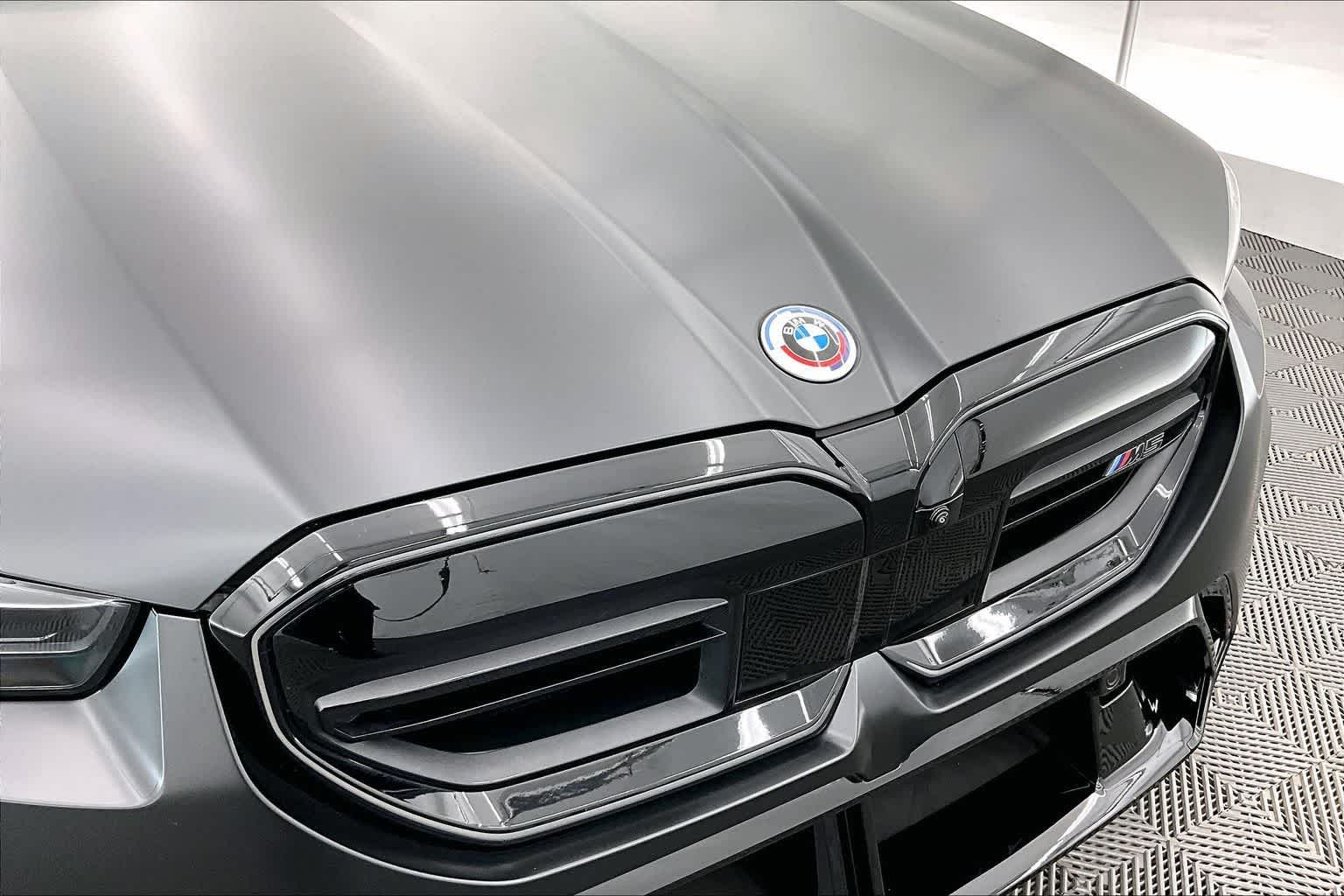 Thumbnail: 2026 BMW M5 - 33