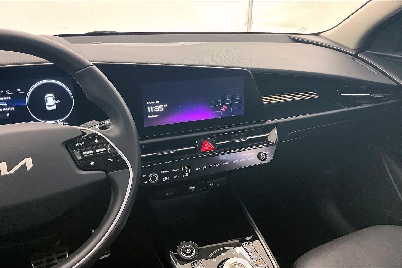 Thumbnail: 2023 Kia Niro - 15