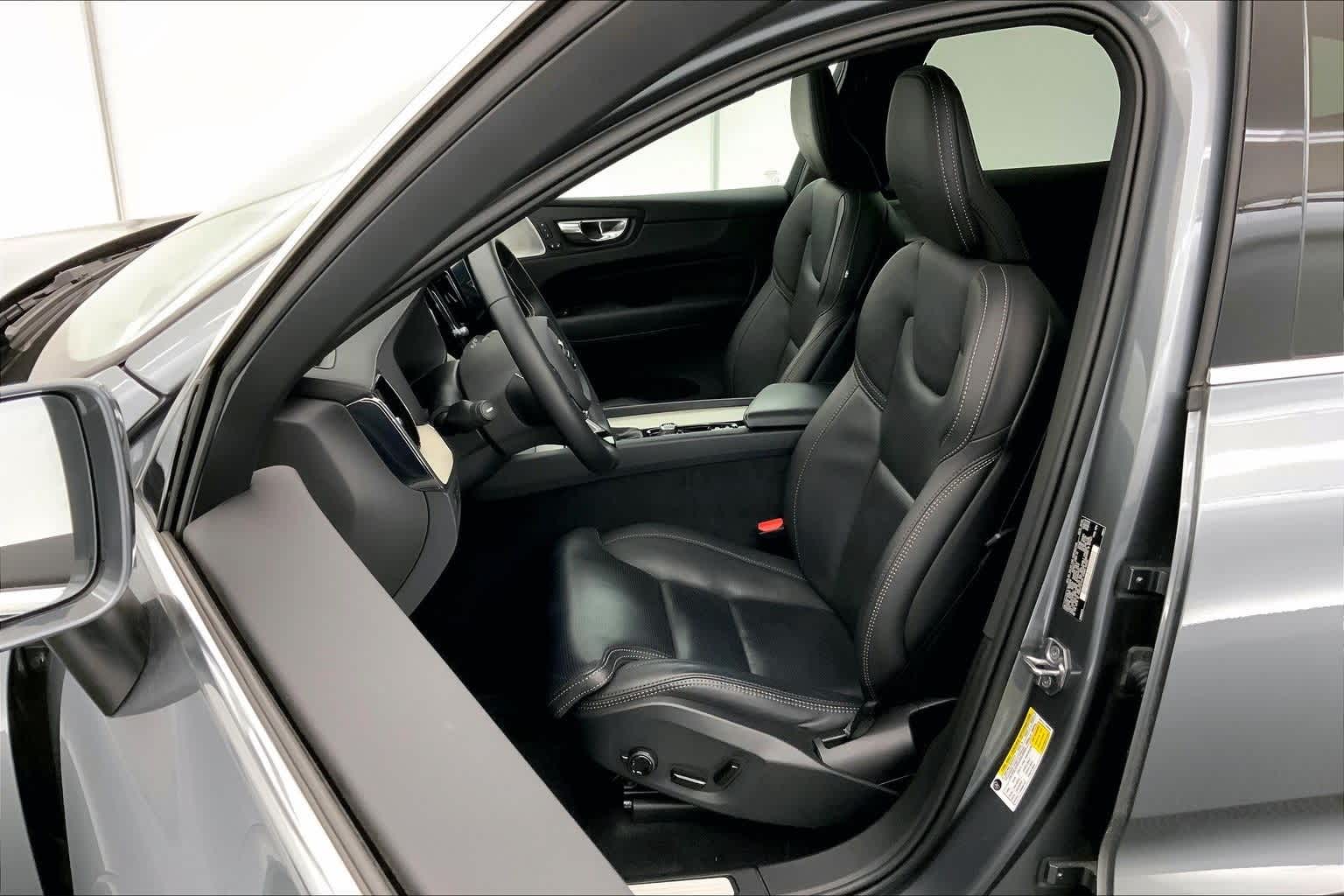 Thumbnail: 2020 Volvo XC60 - 11