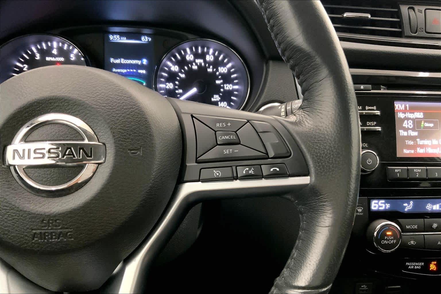 Thumbnail: 2017 Nissan Rogue - 25