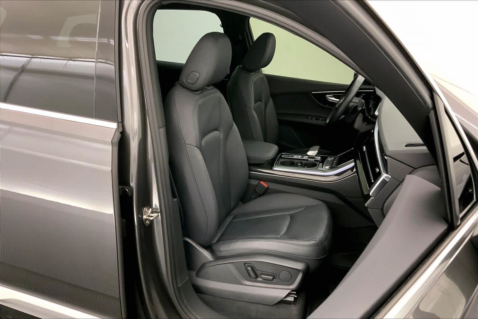 Thumbnail: 2021 Audi Q7 - 13