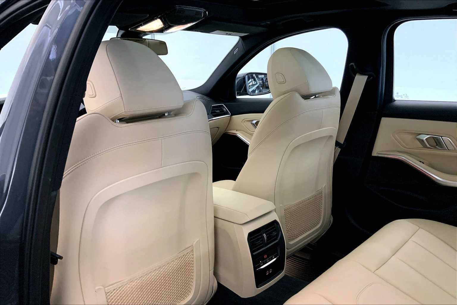 Thumbnail: 2021 BMW 3 Series - 12