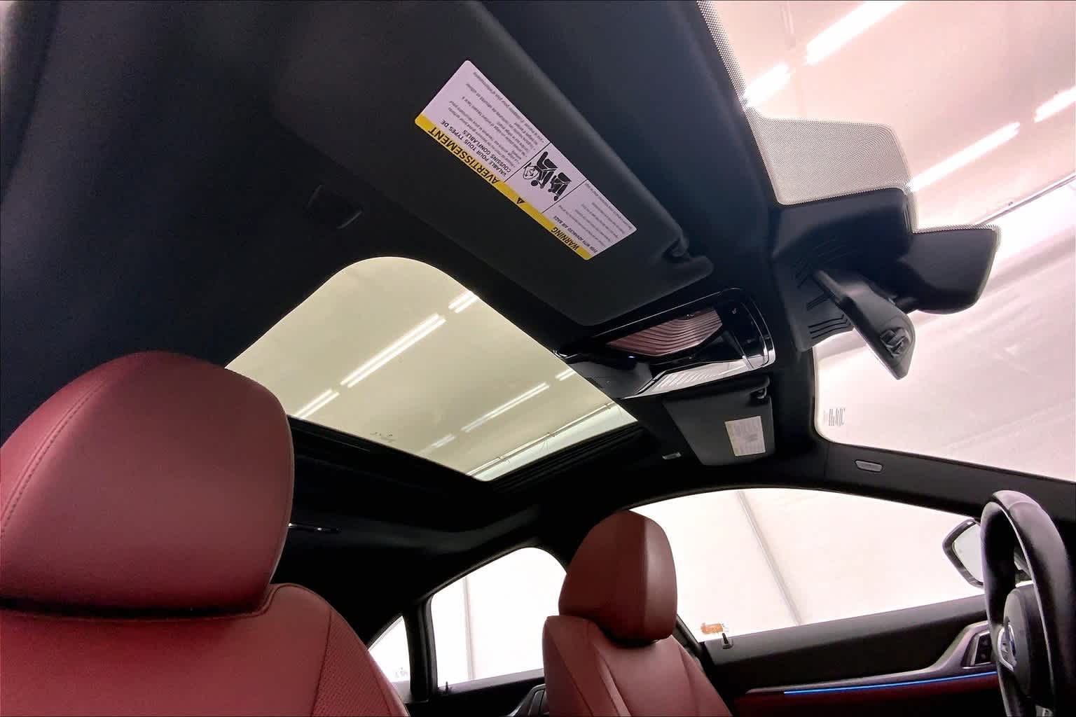 Thumbnail: 2022 BMW i4 - 30