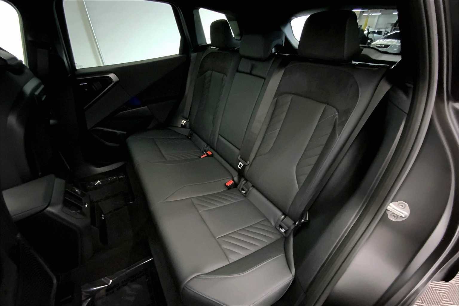 Thumbnail: 2025 BMW X3 - 13