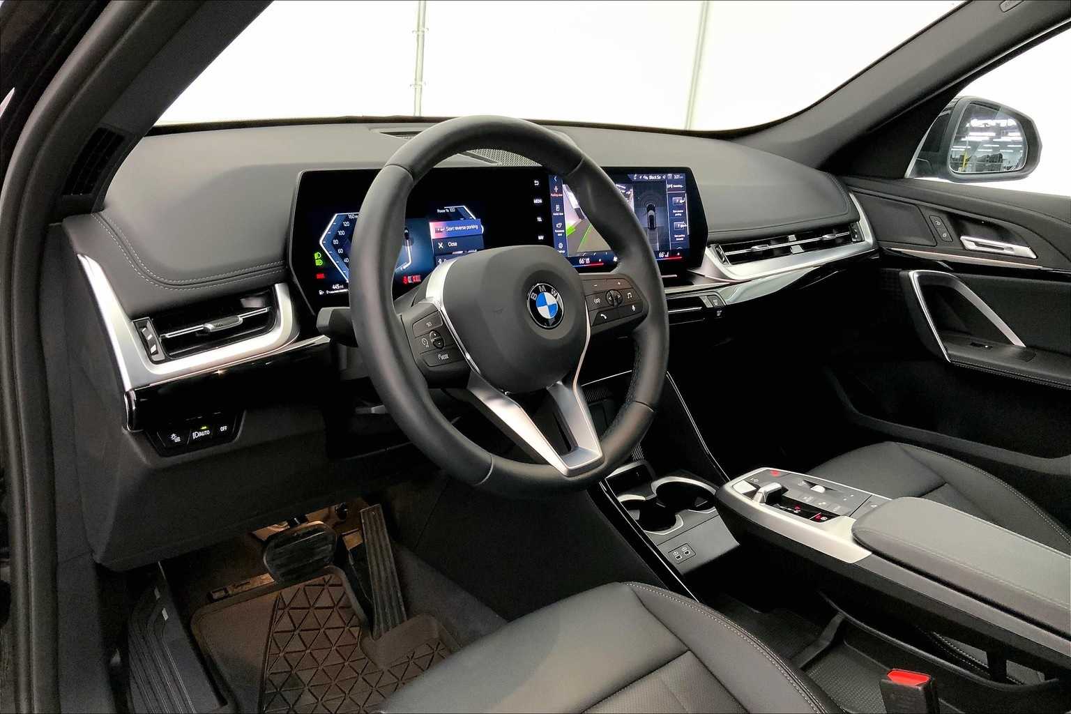 Thumbnail: 2025 BMW X1 - 2