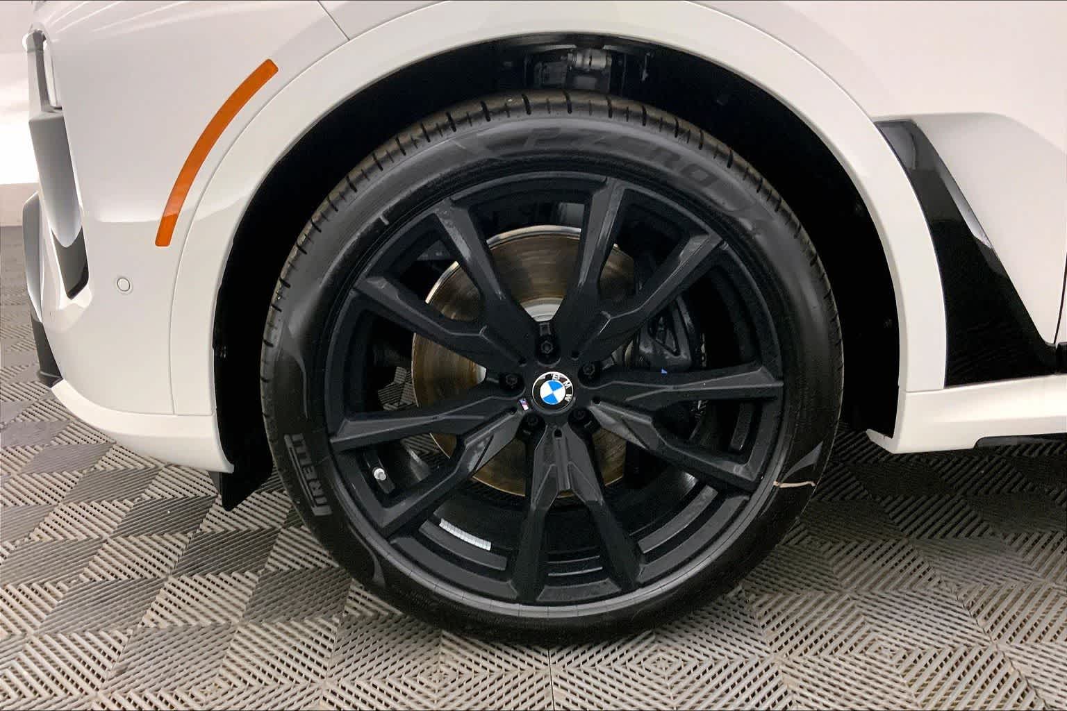 Thumbnail: 2026 BMW X7 - 8