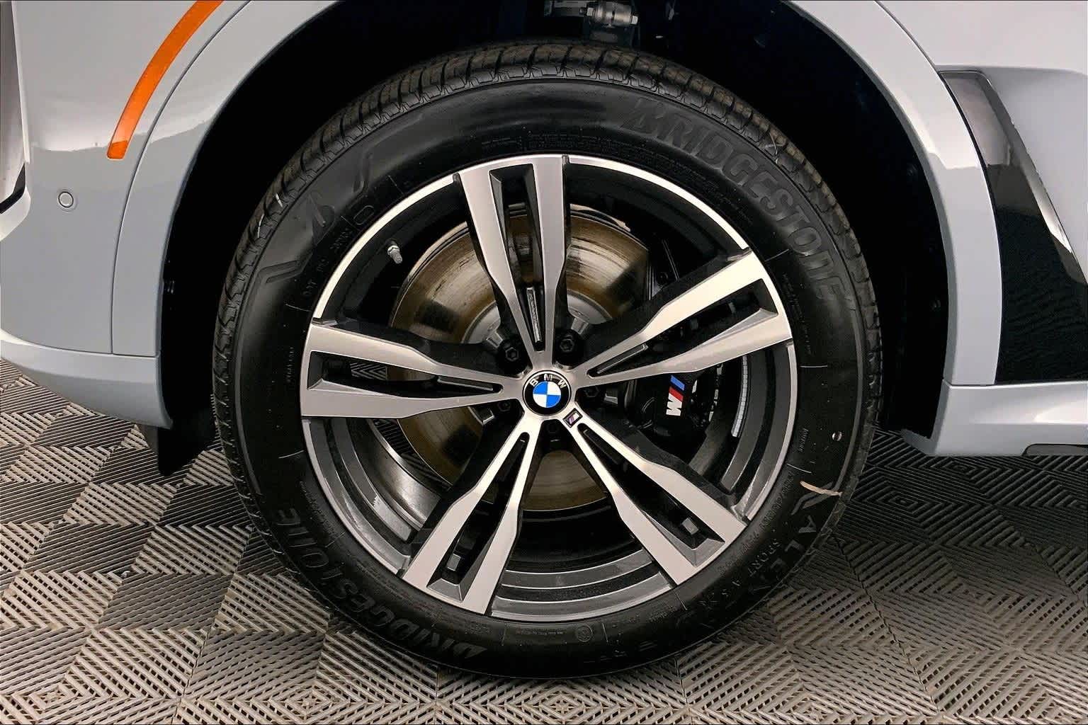 Thumbnail: 2026 BMW X7 - 8