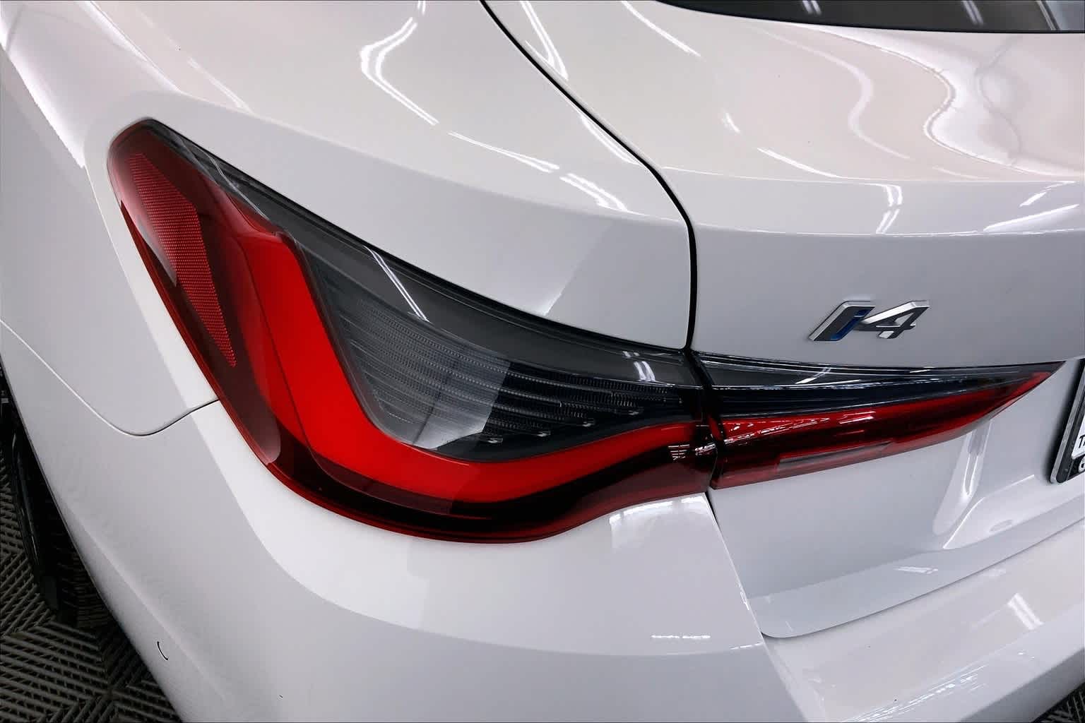 Thumbnail: 2022 BMW i4 - 32