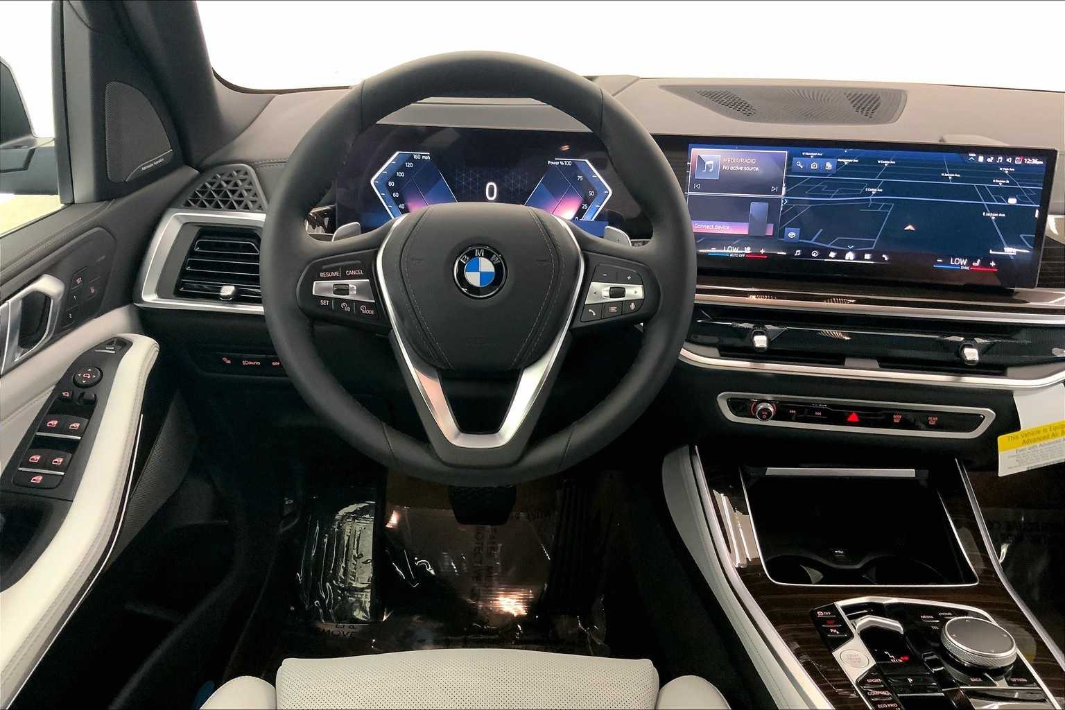 Thumbnail: 2026 BMW X5 - 15