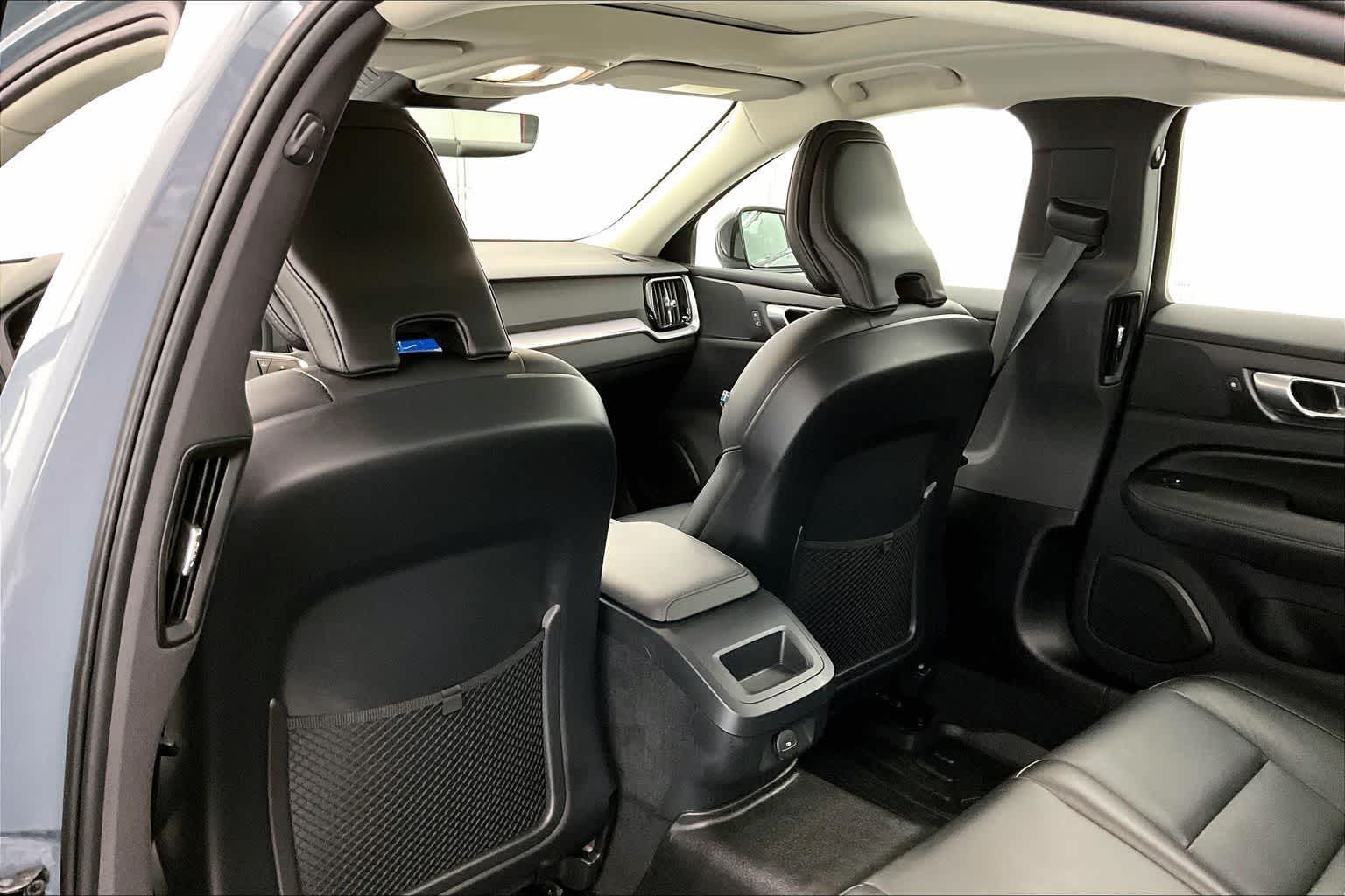 Thumbnail: 2024 Volvo S60 - 12