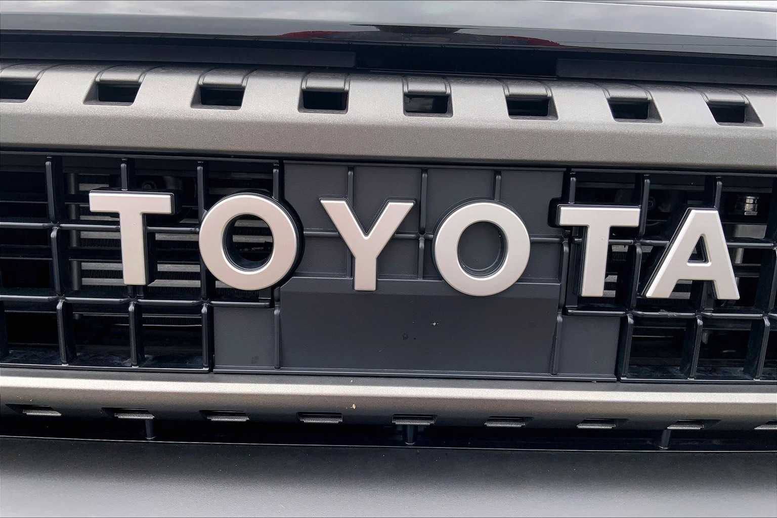 Thumbnail: 2025 Toyota Land Cruiser - 18