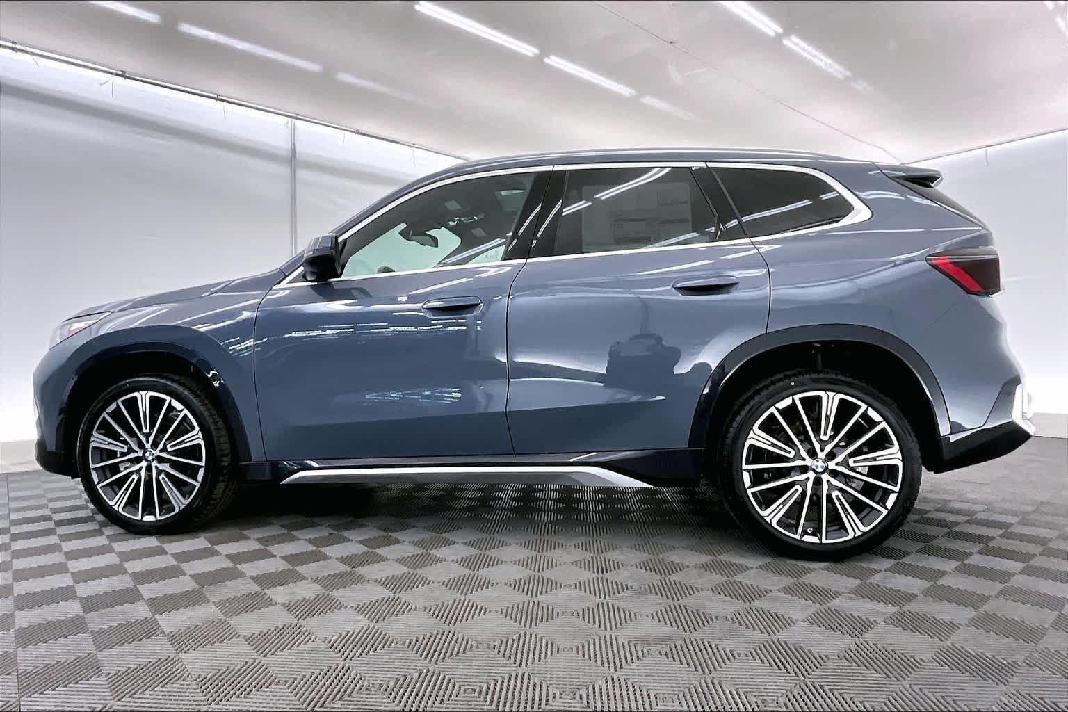 Thumbnail: 2026 BMW X1 - 3