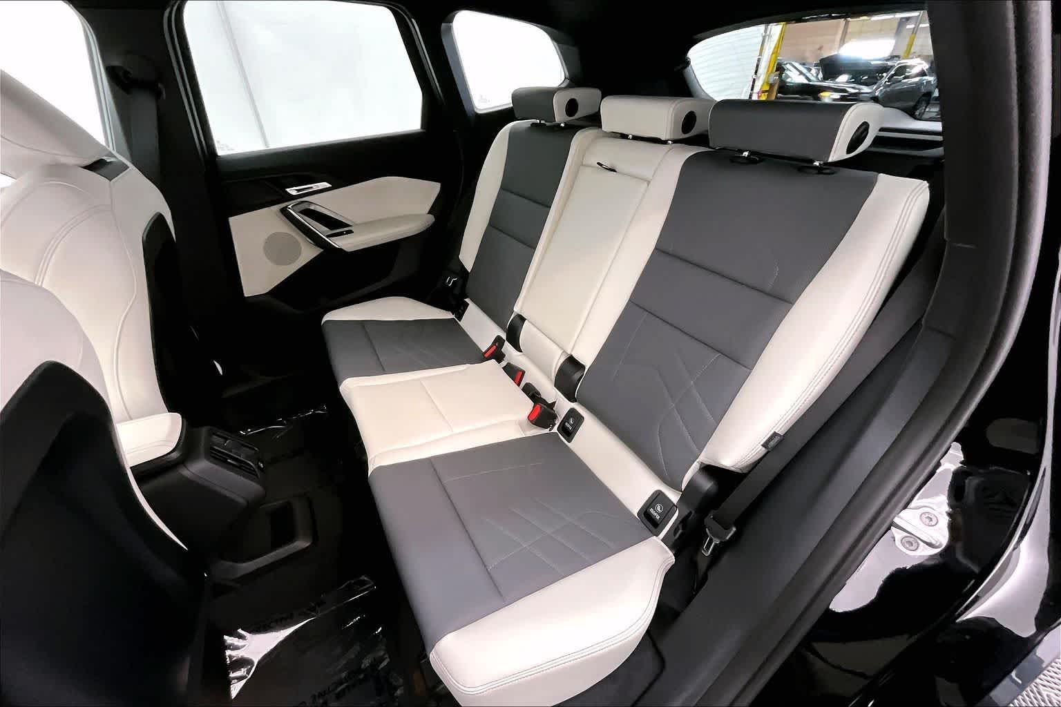 Thumbnail: 2026 BMW X1 - 13