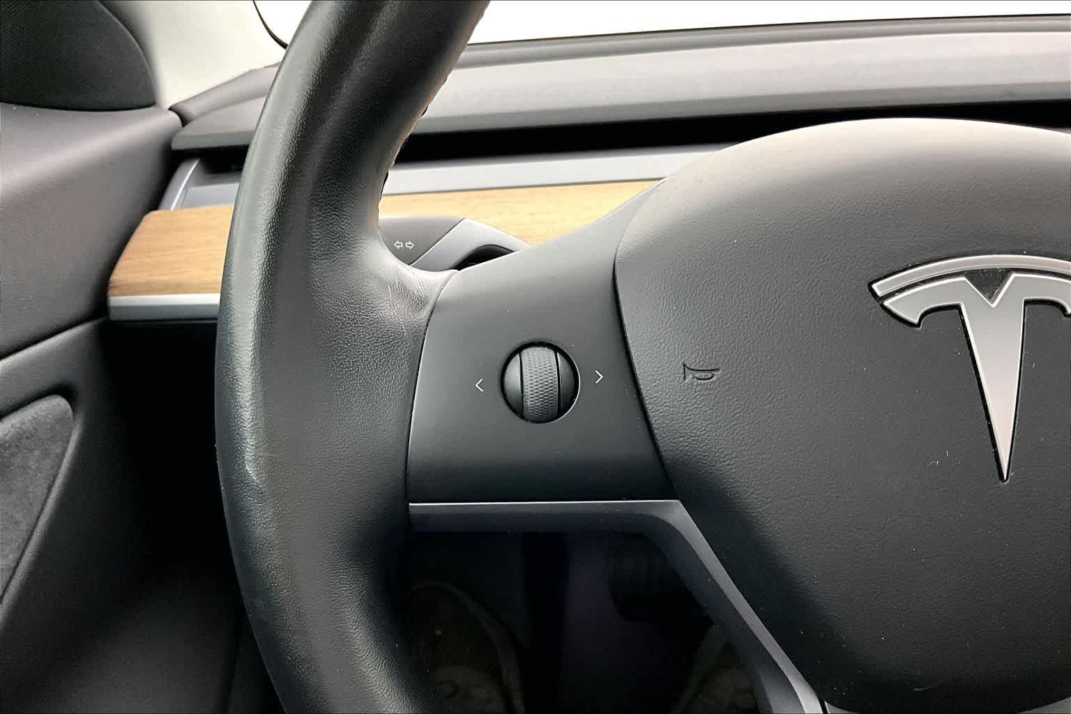 Thumbnail: 2019 Tesla Model 3 - 24