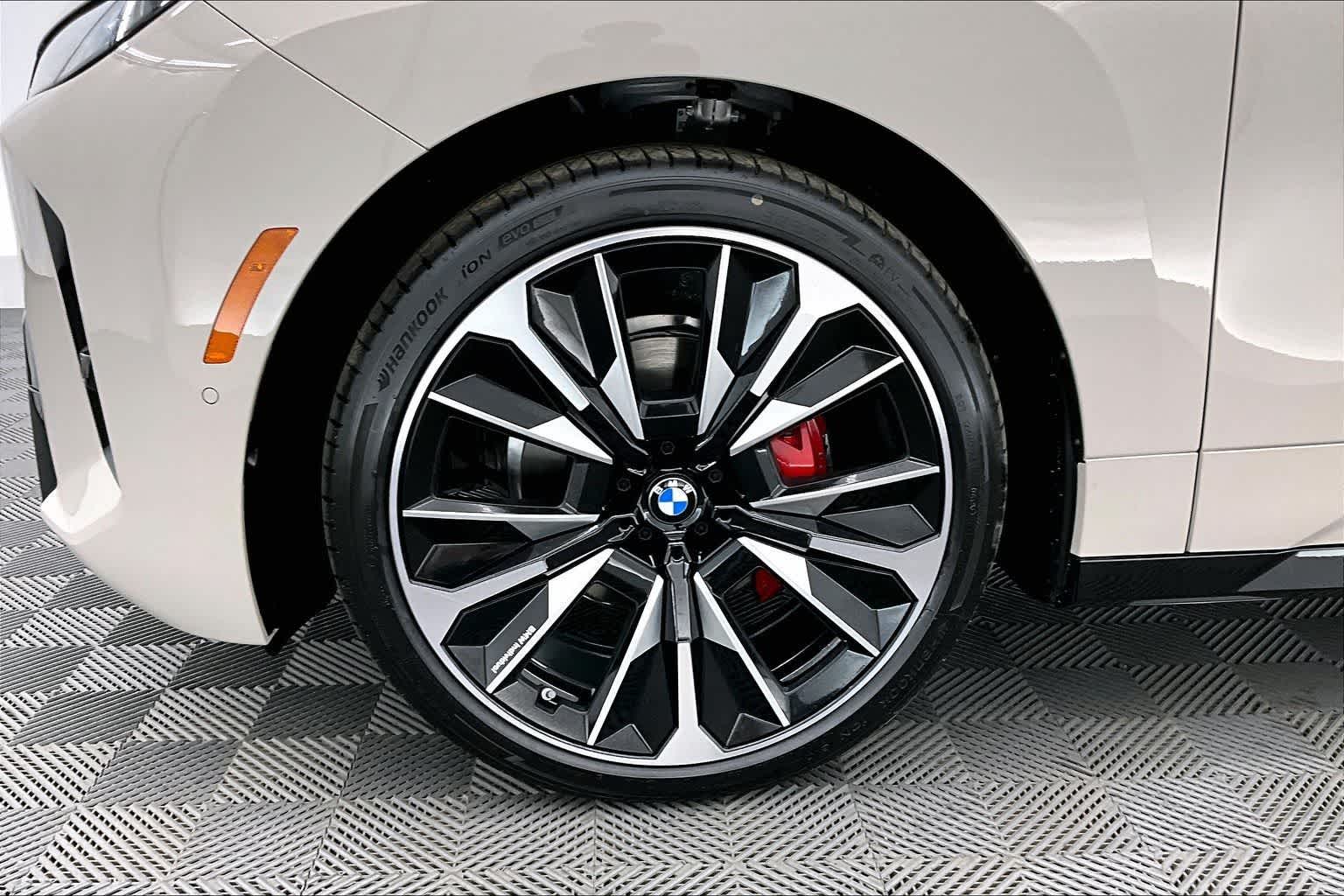 Thumbnail: 2026 BMW iX - 8