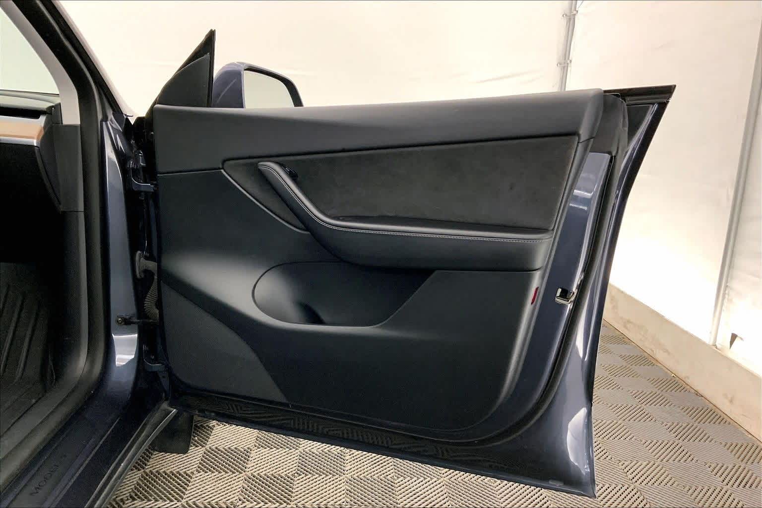 Thumbnail: 2022 Tesla Model Y - 28