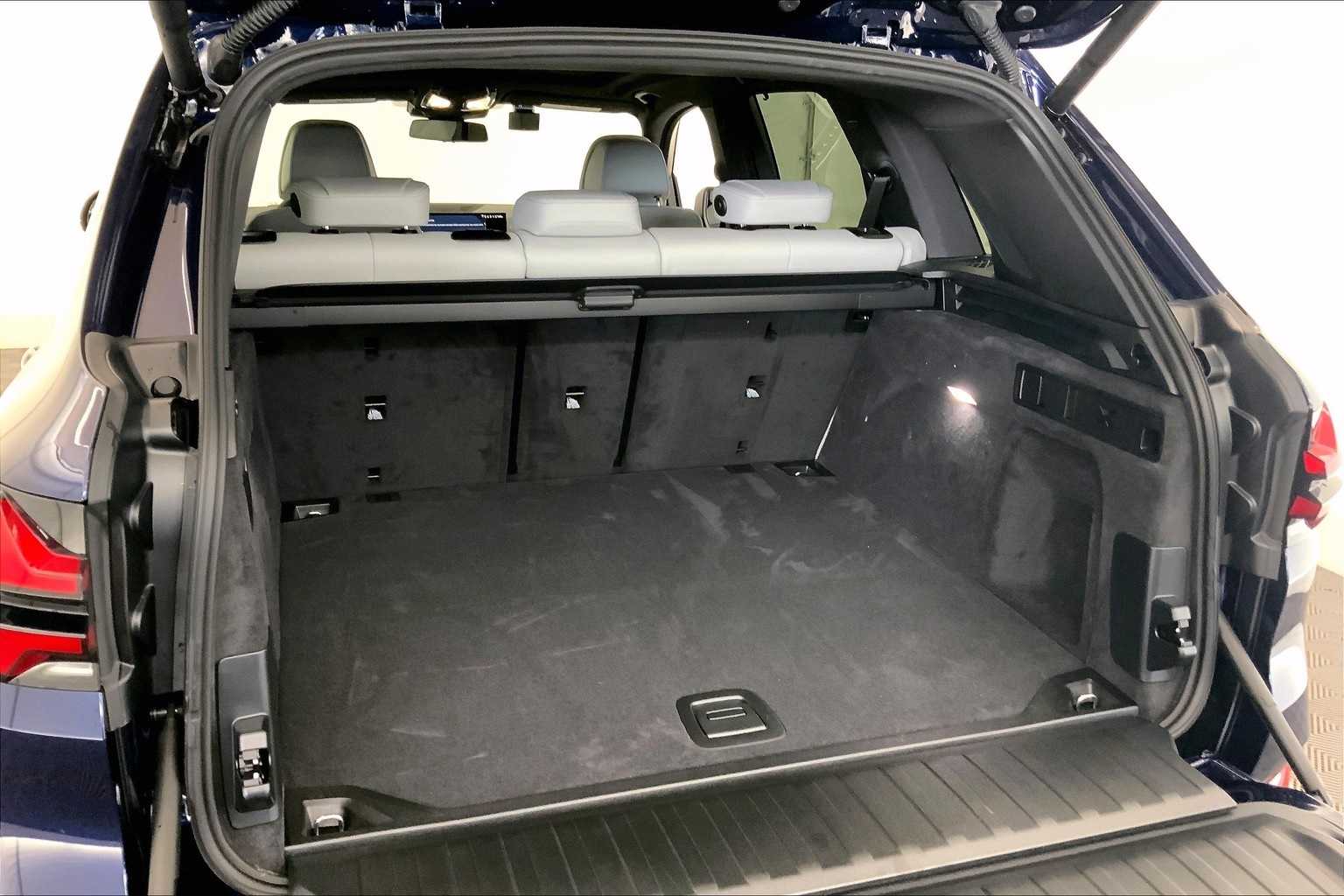 Thumbnail: 2026 BMW X5 - 19