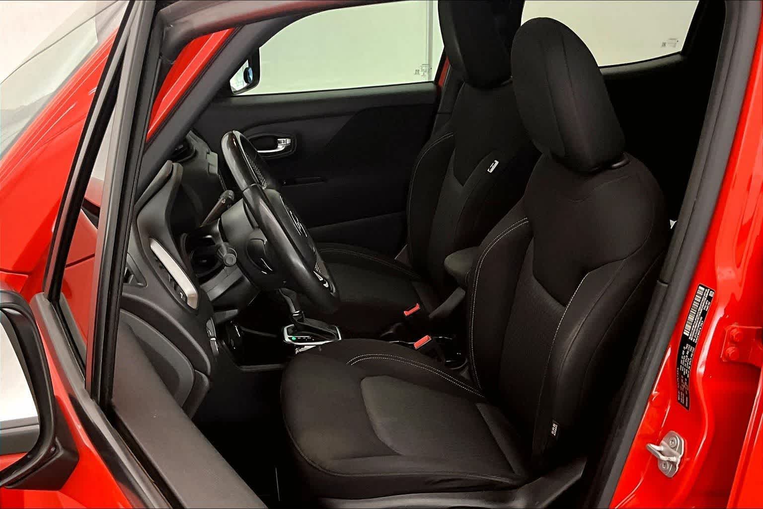 Thumbnail: 2021 Jeep Renegade - 11