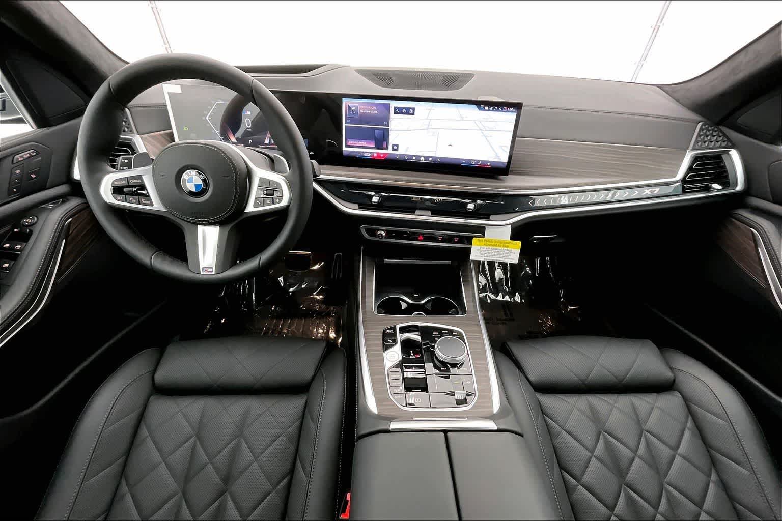 Thumbnail: 2026 BMW X7 - 10