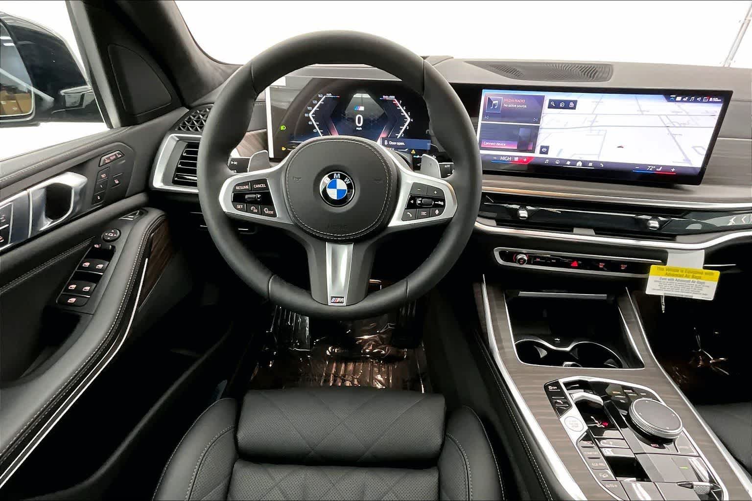 Thumbnail: 2026 BMW X7 - 15