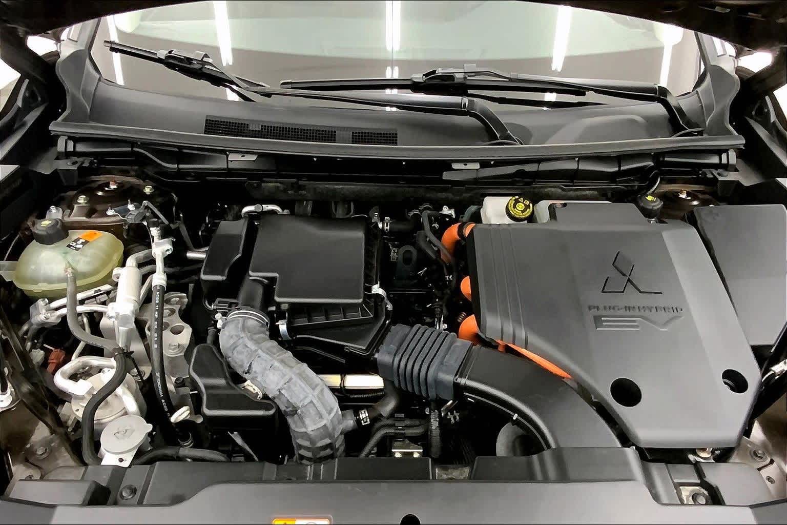 Thumbnail: 2023 Mitsubishi Outlander - 9