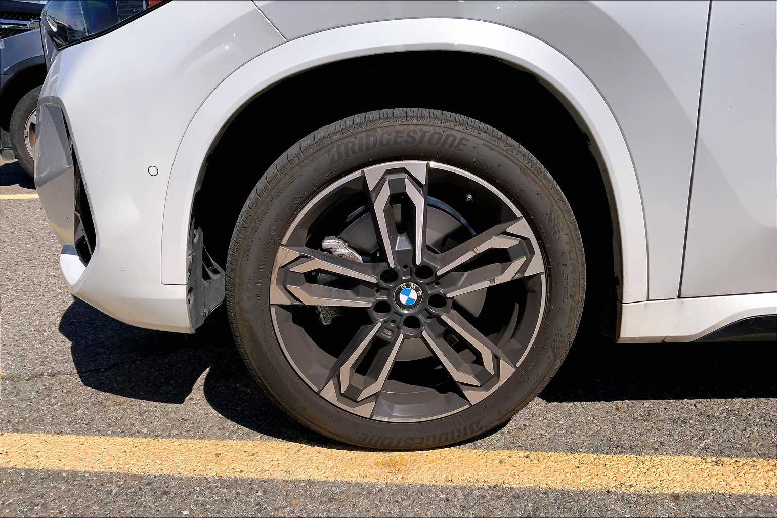 Thumbnail: 2023 BMW X1 - 8