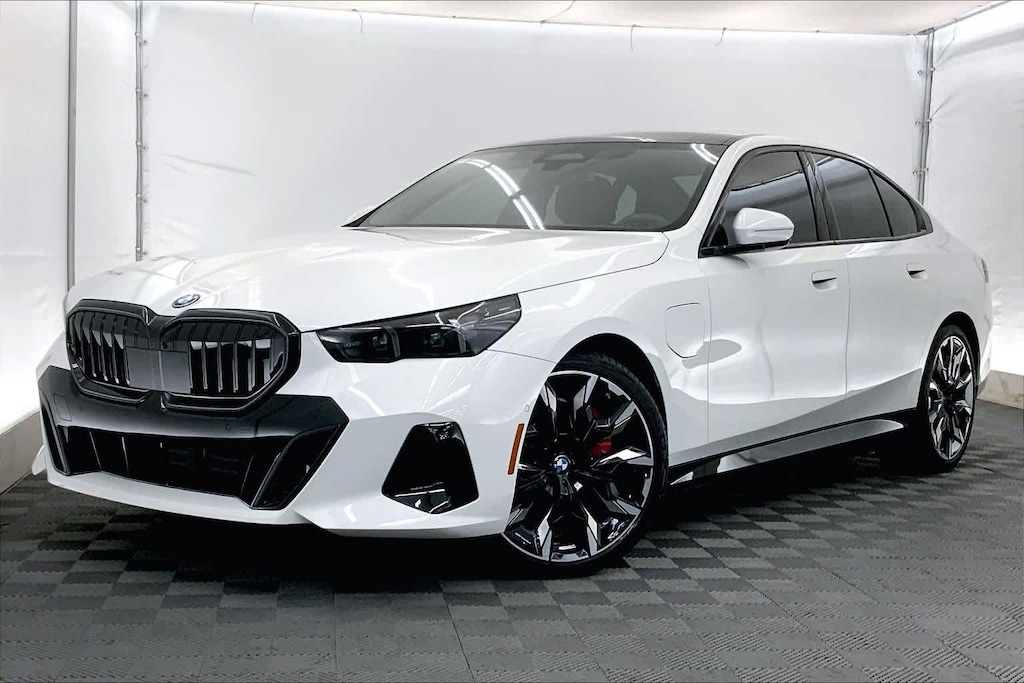 Used 2026 BMW 550e xDrive Sedan
