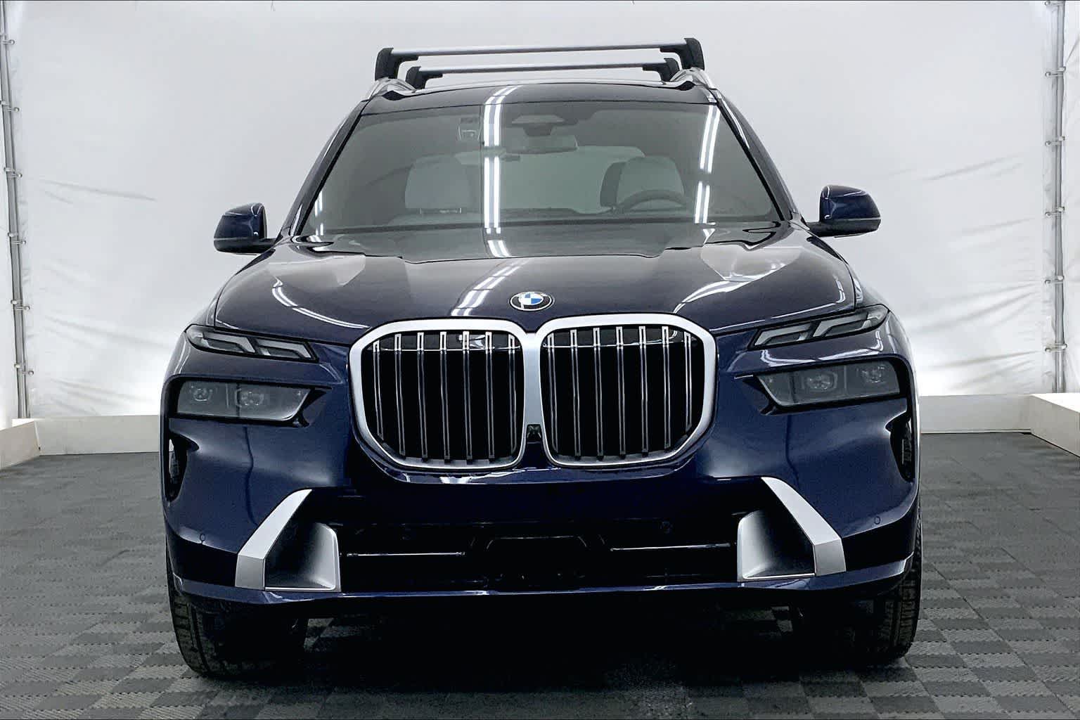 Thumbnail: 2026 BMW X7 - 6