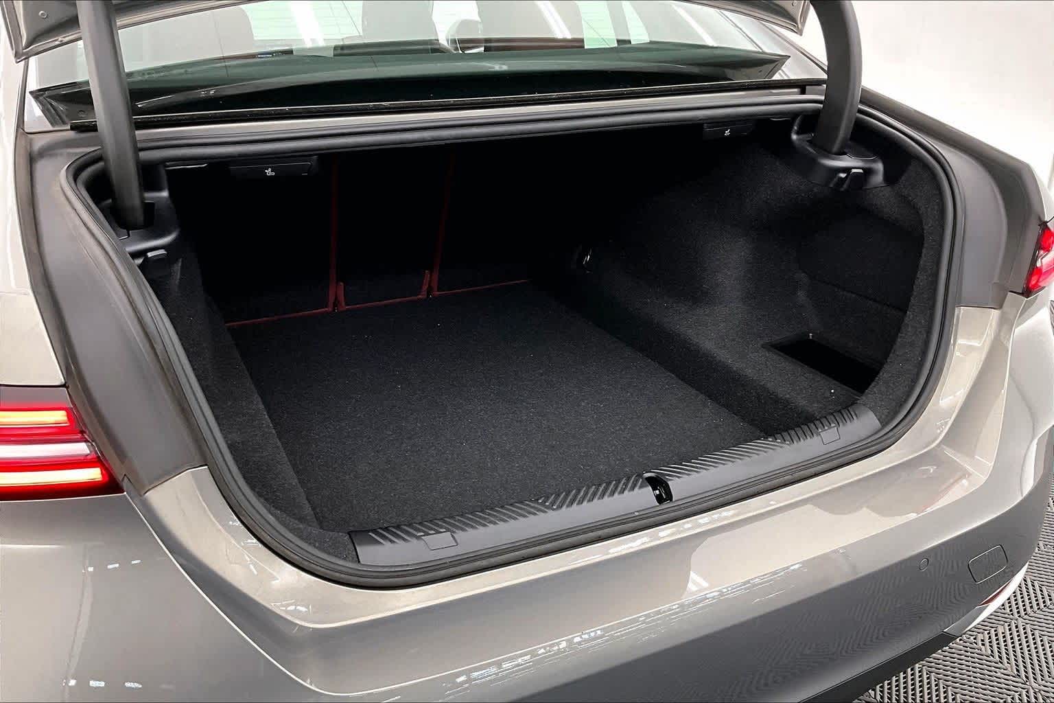 Thumbnail: 2026 BMW 5 Series - 18