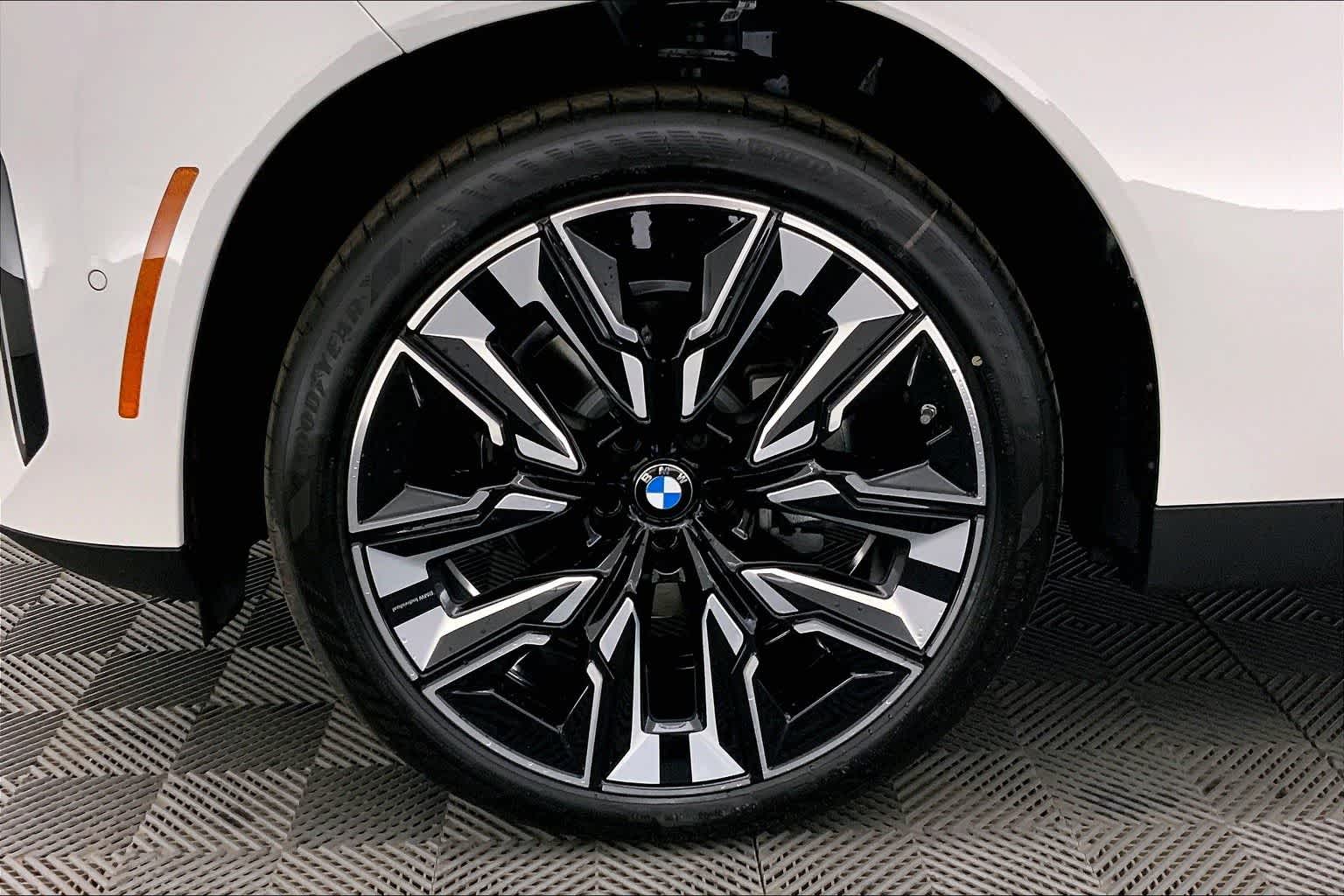 Thumbnail: 2025 BMW X3 - 8