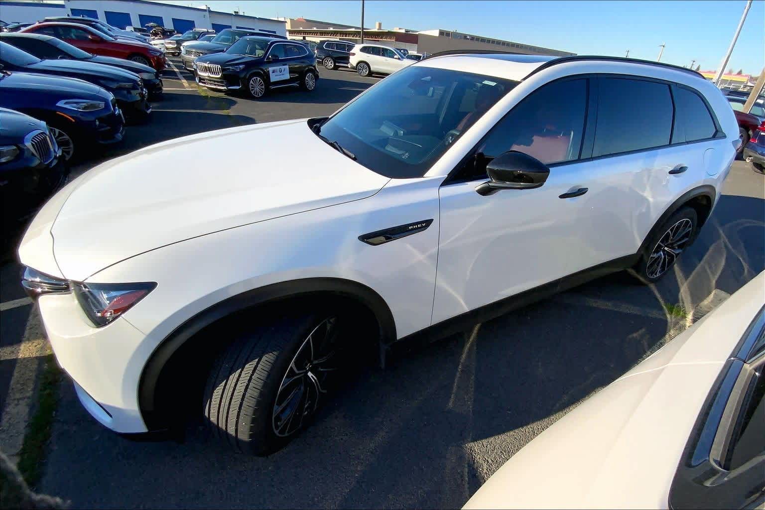 2025 Mazda CX-70 Plug-in Hybrid Premium Plus photo 3