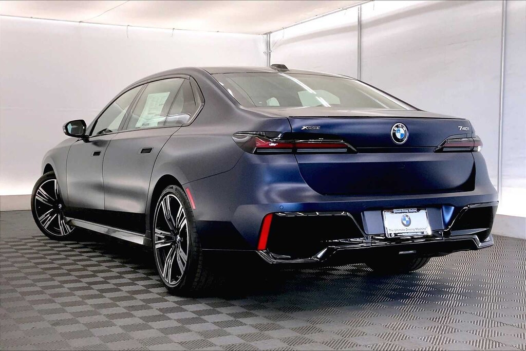 New 2025 BMW 740i xDrive Sedan